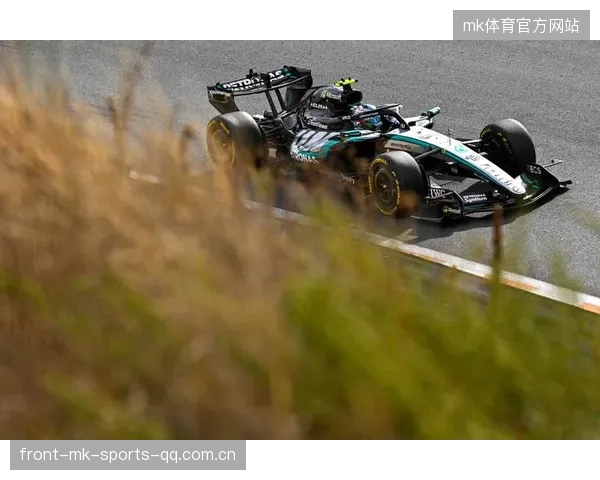F1阿布扎比赛场见证新科冠军,诺里斯问鼎年度荣耀